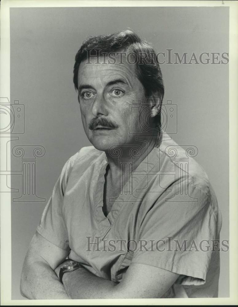 1982 Press Photo William Daniels as Dr. Mark Craig on &quot;St. Elsewhere&quot;- Historic Images