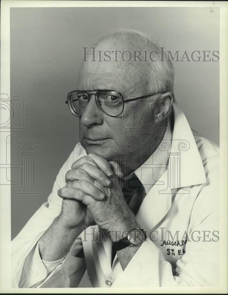 1982 Press Photo Norman Lloyd as Dr Daniel Auschlander in &quot;St. Elsewhere&quot;- Historic Images