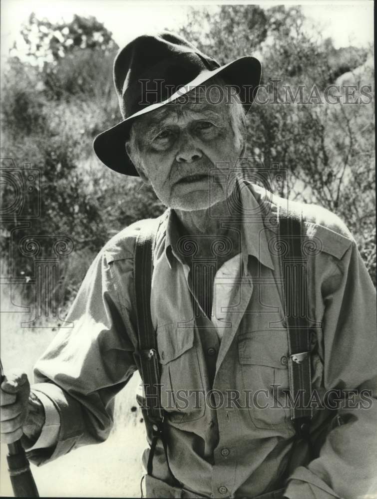 1987 Press Photo Lew Ayres guest stars on &quot;Simon &amp; Simon&quot; on CBS-TV - hca53409- Historic Images