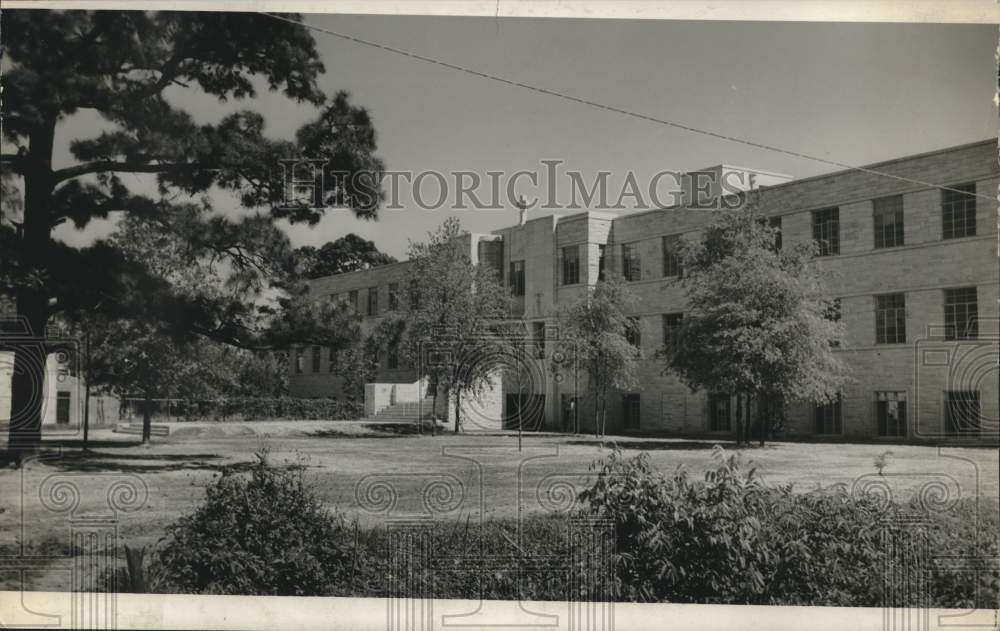 1947 Press Photo Saint Elizabeth Hospital - hca53761 - Historic Images