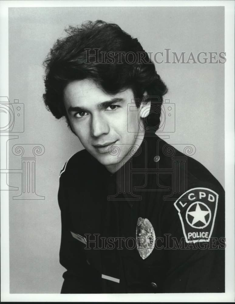 1982 Press Photo Adrian Zmed to Portray Police Officer in &quot;T.J. Hooker&quot; on ABC- Historic Images