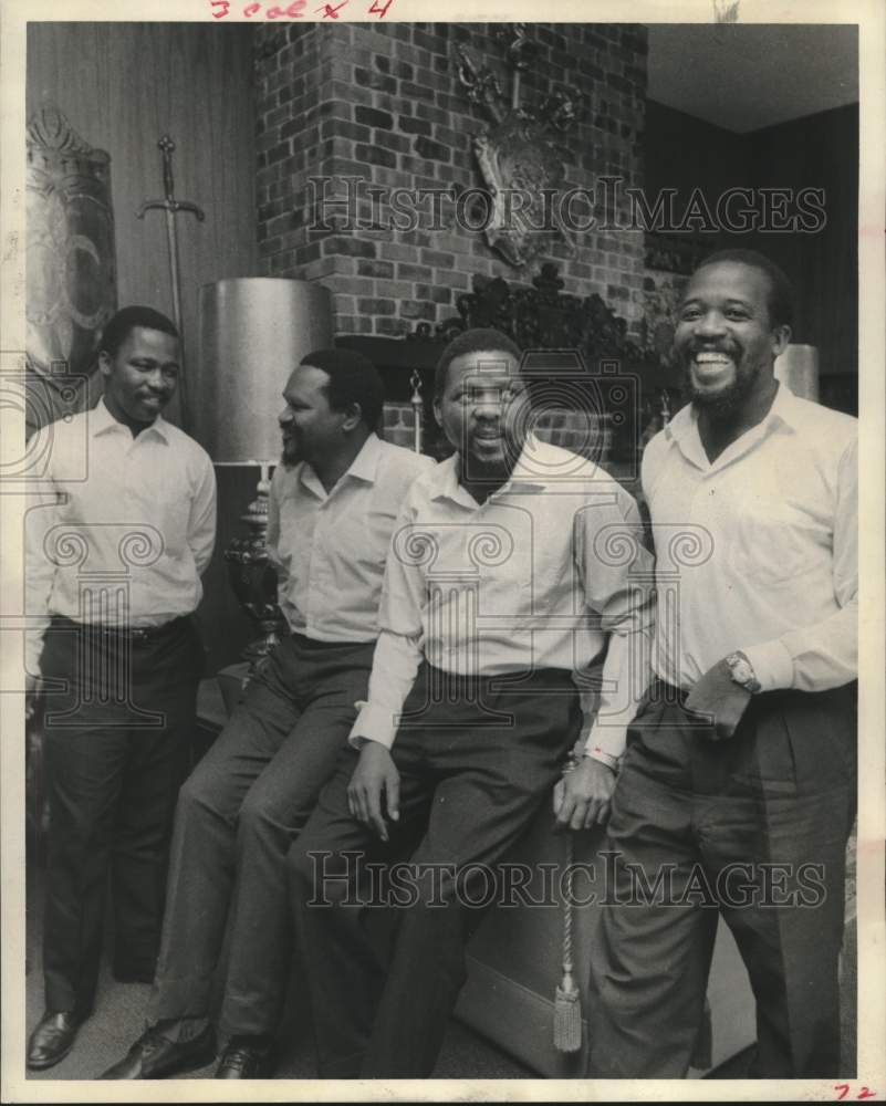 1970 Press Photo Four Swaziland Visitors At a U.S. Cafeteria - Historic Images