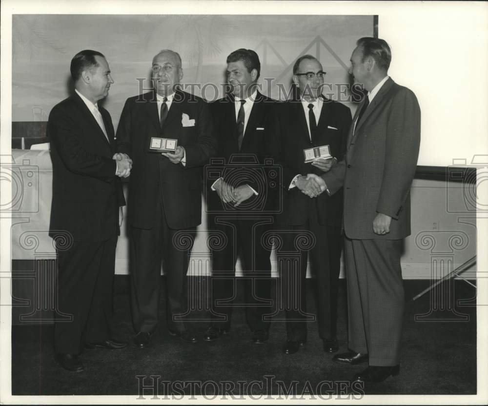 1970 Press Photo Members of Texas Automobile Dealers Assn. at Shamrock Hilton - Historic Images