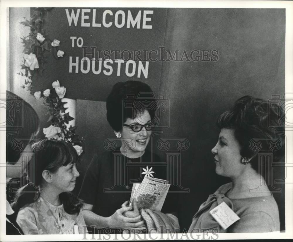 1968 Attendants of the Southern Baptist Convention From Kansas City - Historic Images