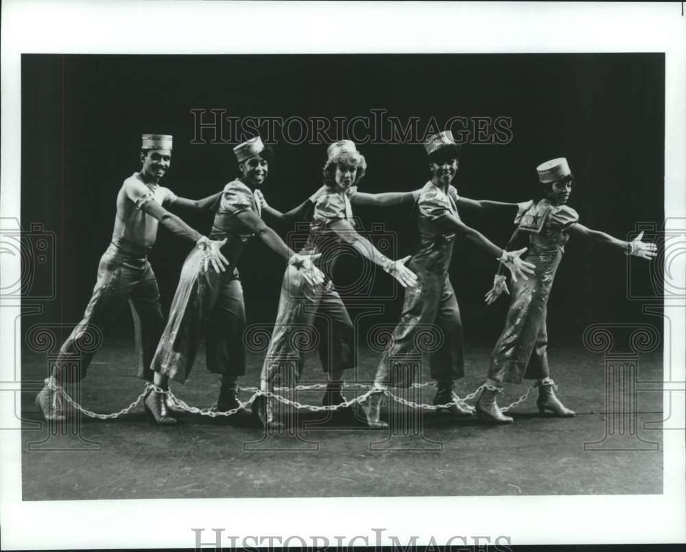 1986 Press Photo Scene from the Broadway company of &quot;The Tap Dance Kid&quot;- Historic Images