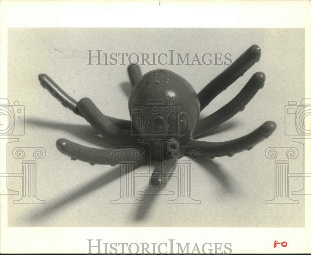 1983 Press Photo Wacky WallWalker Toy in Houston, Texas - hca57197- Historic Images