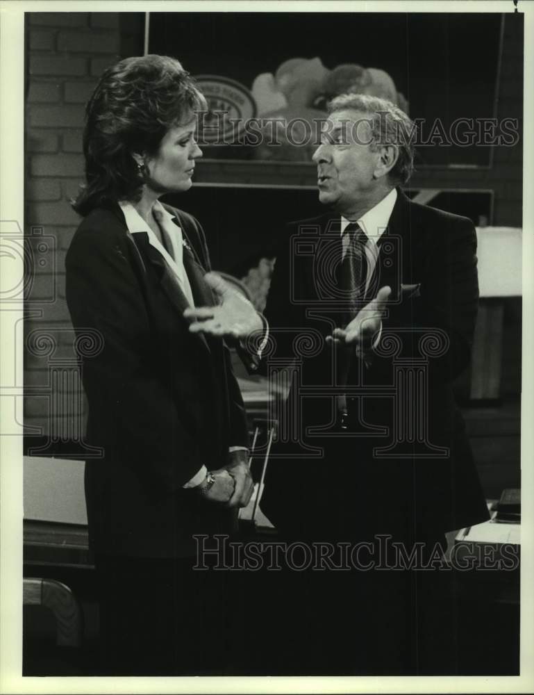 1986 Press Photo Jack Klugman and Barbara Rhoades in scene from &quot;You Again?&quot;- Historic Images