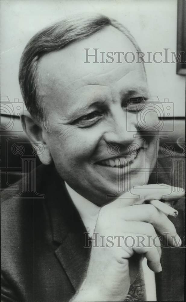 1968 Press Photo Man Wearing a Wig - hca57914- Historic Images