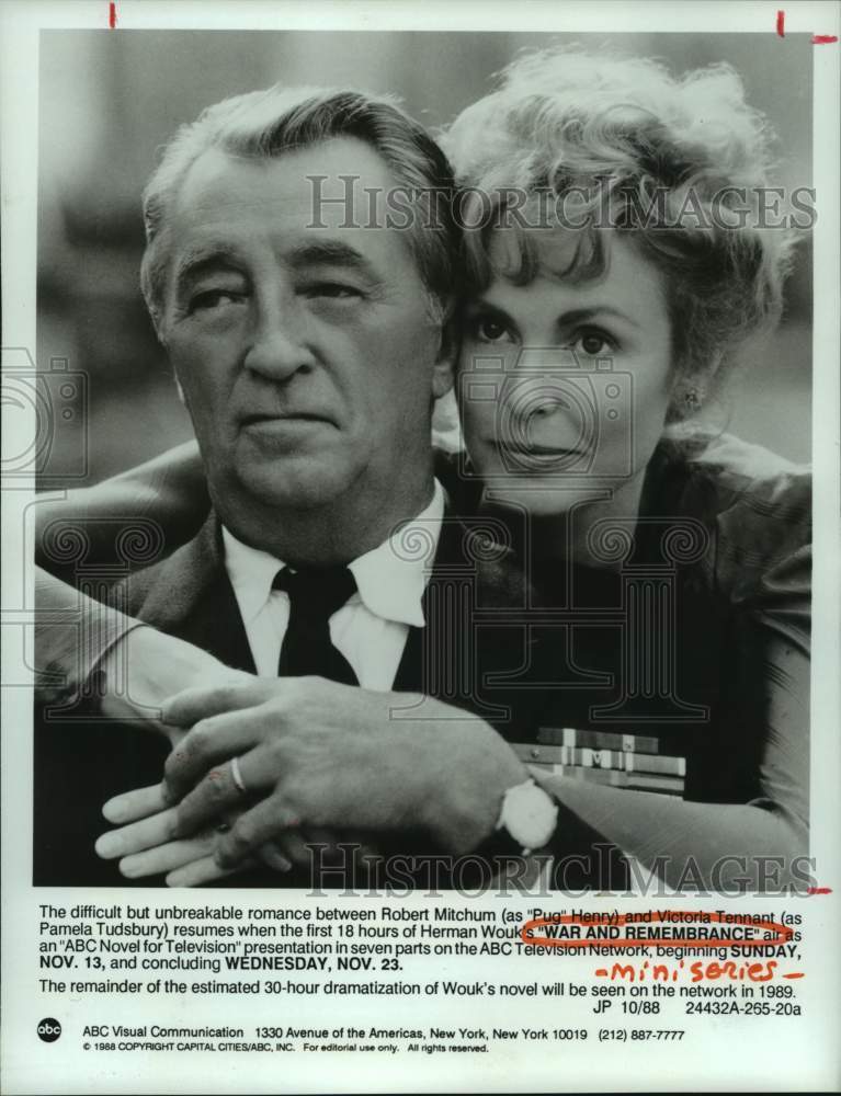 1988 Press Photo Actors Robert Mitchum, Victoria Tennant In War and Remembrance- Historic Images