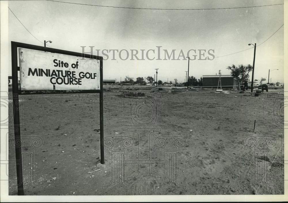 1967 Press Photo &quot;Site of Miniature Golf&quot; in Wink, Texas - left abandoned- Historic Images