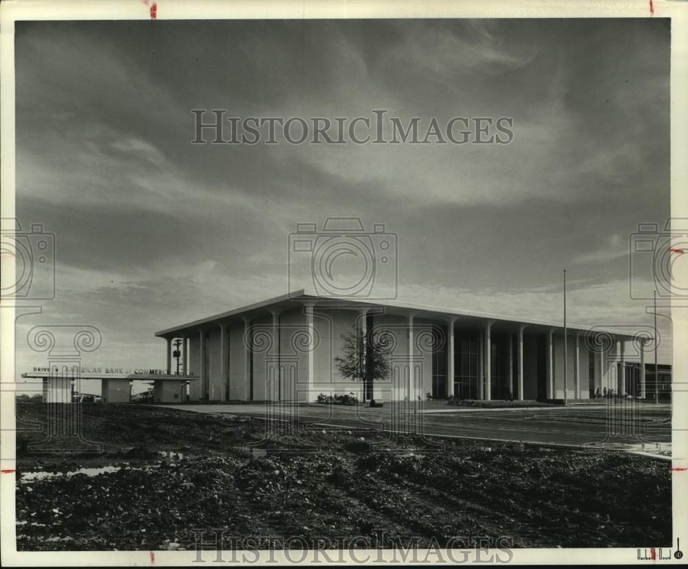 1966 Press Photo Victoria Bank in Victoria, Texas - hca60473- Historic Images