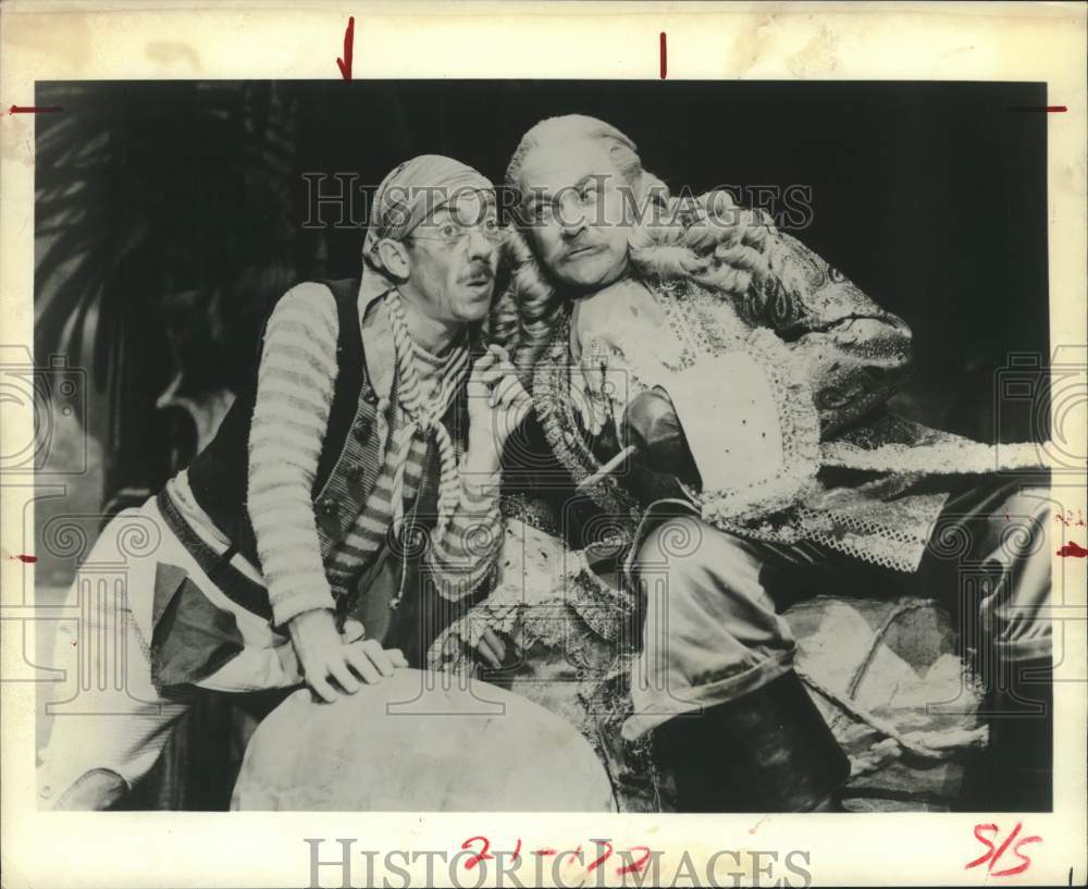 1983 Press Photo Mr. Smee and Captain Hook in &quot;Peter Pan&quot; to come to Houston- Historic Images