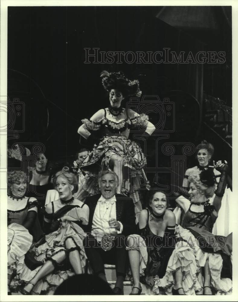 1983 Press Photo Cast In "The Merry Widow" At the Houston Grand Opera- Historic Images