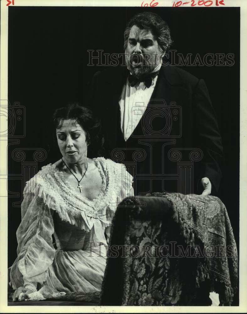 1985 Press Photo Houston Grand Opera Cast Members In &quot;La Traviata&quot; - hca62329- Historic Images