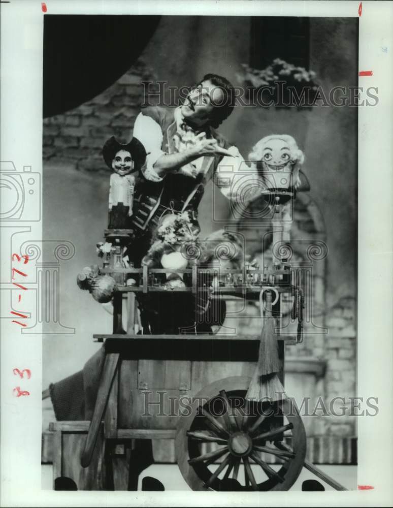 1980 Press Photo William Parcher &quot;The Barber of Seville&quot; - Texas Opera Theater- Historic Images