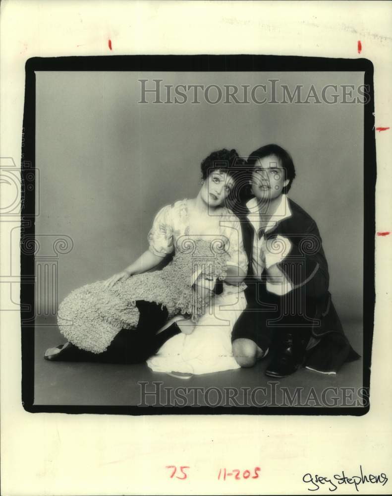 1985 Press Photo Scene from &quot;Candide&quot; by University of Houston Drama Department- Historic Images