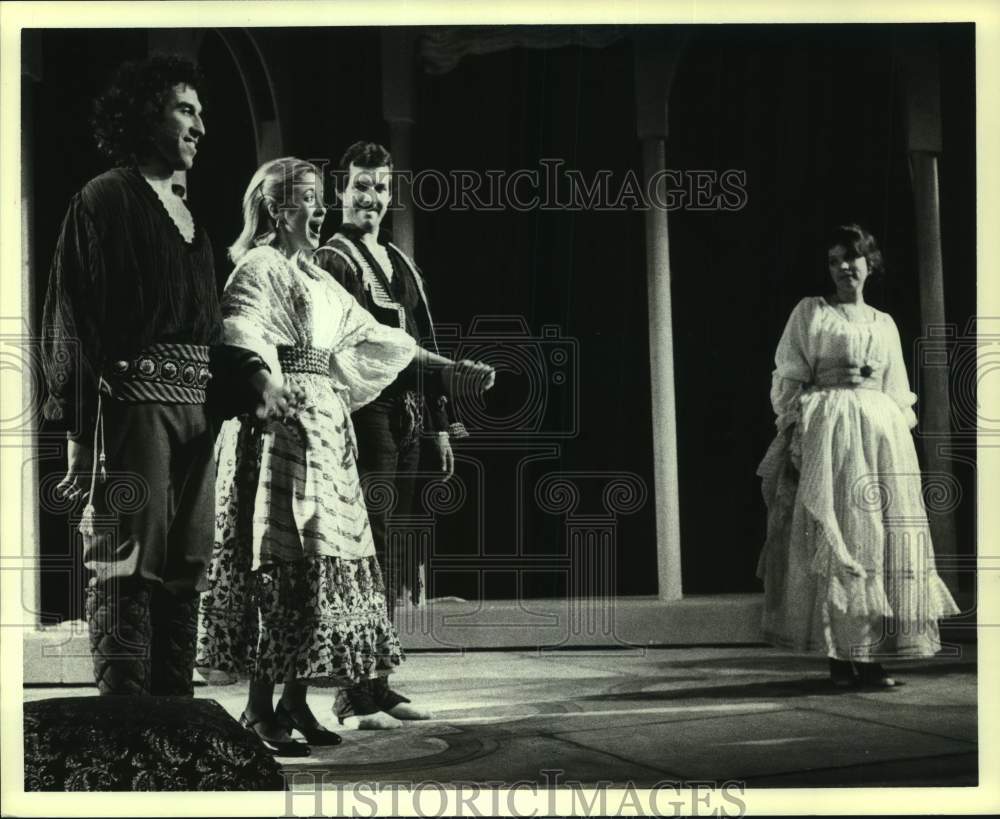 1979 Press Photo "Cosi Fan Tutte" by Texas Opera Theater - hca62817- Historic Images