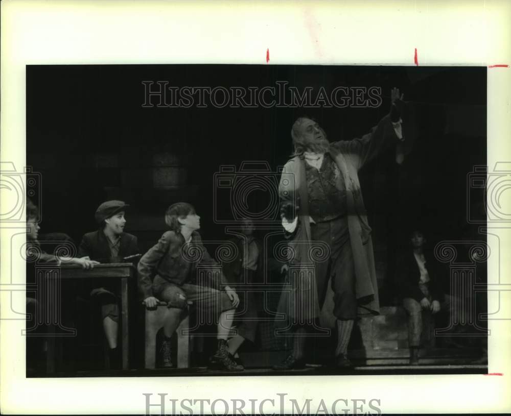 1988 Press Photo Theater Under the Stars&#39; &quot;Oliver!&quot; dress rehearsal - hca63474- Historic Images