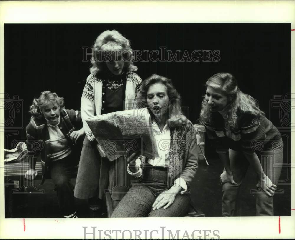 1987 Press Photo Cast of &quot;Shooting Stars&quot; perform at Alley Theater, Houston- Historic Images