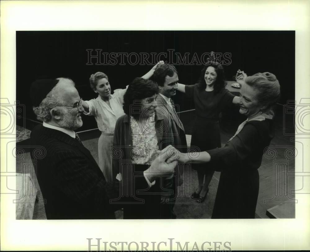 1988 Press Photo Scene from &quot;A Shayna Maidel&quot; play at Alley Theater in Houston- Historic Images