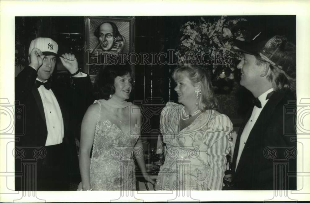 1993 Press Photo Attendees at Alley Theater Shakespeare Ball in Houston- Historic Images