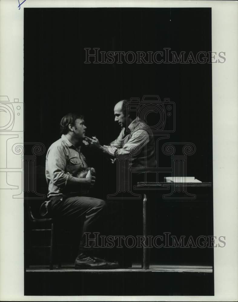 1976 Press Photo Scene from &quot;Of Mice and Men&quot; at Sporius Opera Festival- Historic Images