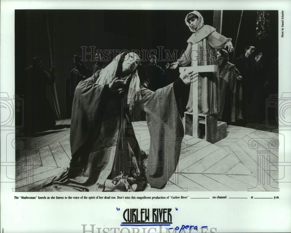 1985 Press Photo Scene from the opera &quot;Curlew River&quot; - hca65692- Historic Images