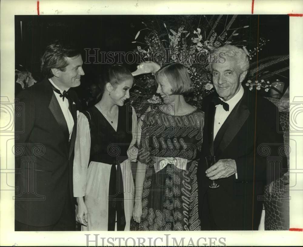 1984 Press Photo Group visits at Houston Ballet opening night party - hca65756- Historic Images