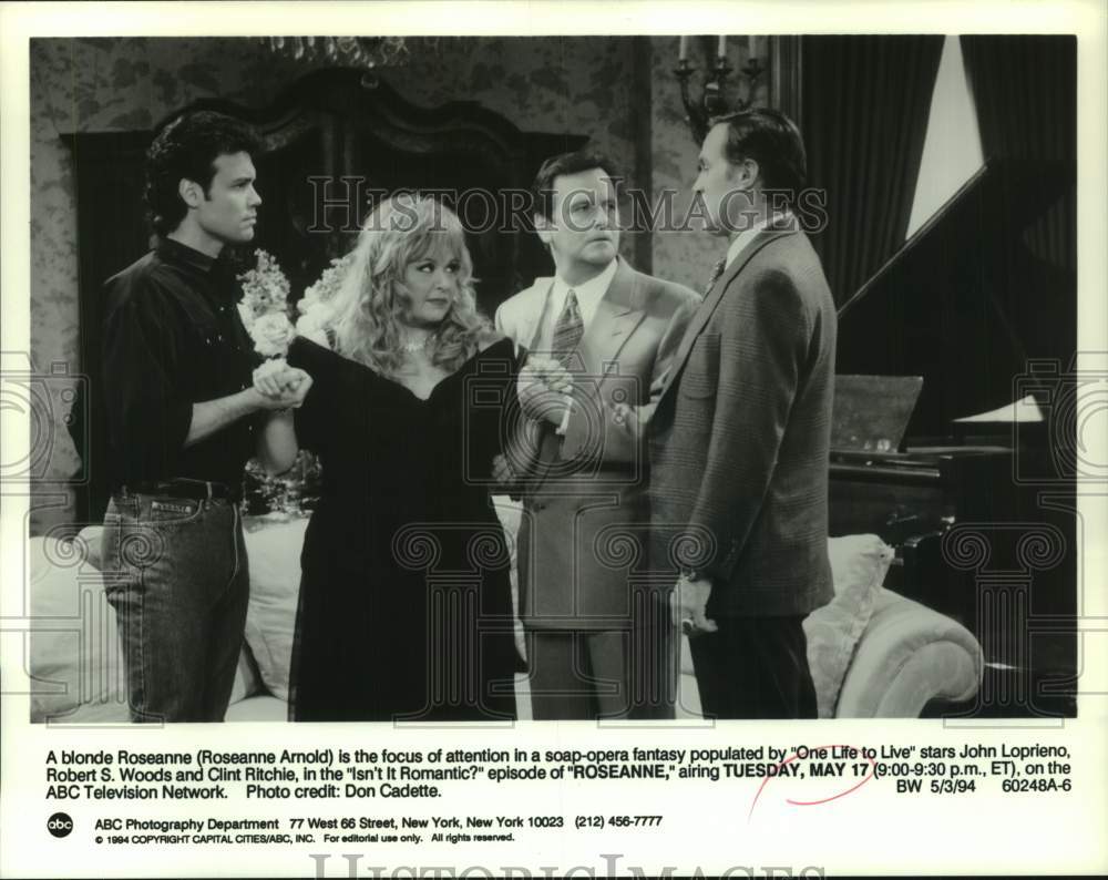 1994 Press Photo A blonde Roseanne Arnold in "Isn't It Romantic?" episode- Historic Images