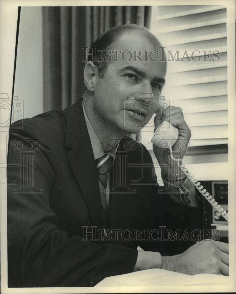 1970 Carol Vance on phone call - Historic Images