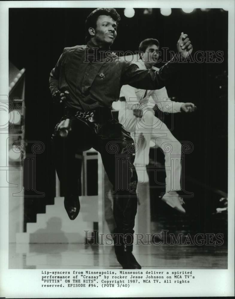 1987 Press Photo Minneapolis Lip-Syncers Perform, MCA TV&#39;s &quot;Puttin&#39; On The Hits&quot;- Historic Images