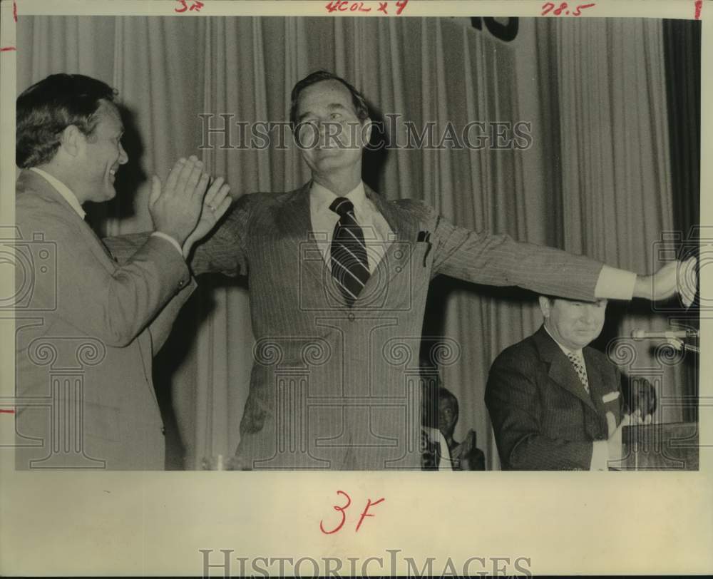 1974 GOP gives George Bush, Sr. ovation - named envoy to China - Historic Images