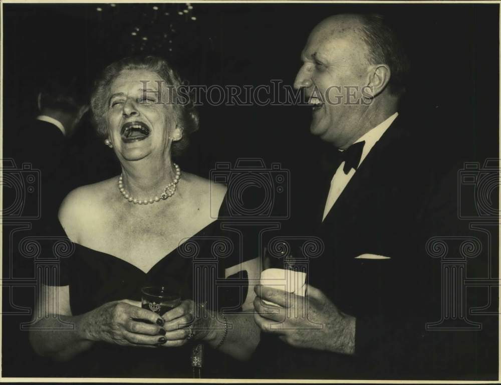 1959 Press Photo Australian Ambassador Howard Beale with Mrs. Homer Grunther, TX - Historic Images