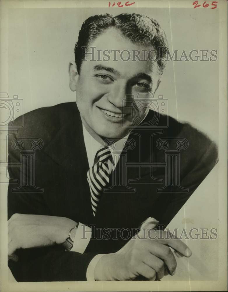 1956 Press Photo Radio sportscaster Mel Allen - hca72036- Historic Images