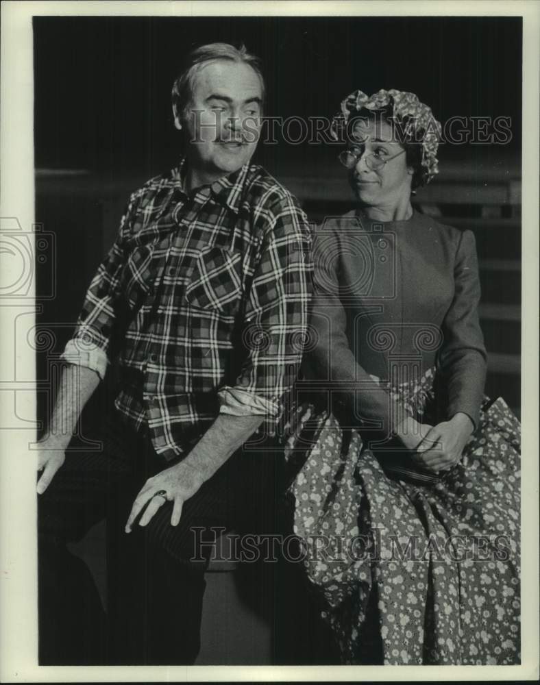 1972 Press Photo Clint Anderson, Lauren Front &quot;Spoon River&quot; Alley Theatre - Historic Images