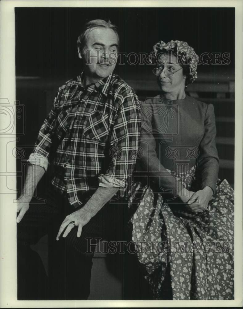 1972 Press Photo Clint Anderson, Lauren Front "Spoon River" Alley Theatre - Historic Images