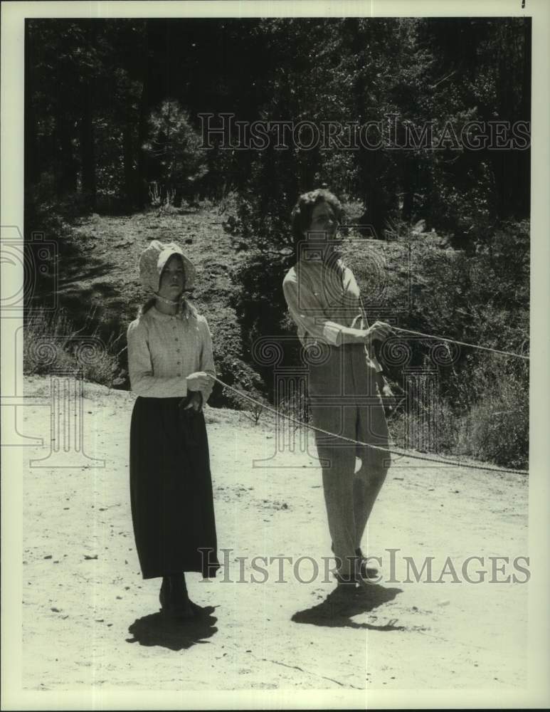 1979 Press Photo Actor Linwood Boomer with Co-Star in Scene - Historic Images
