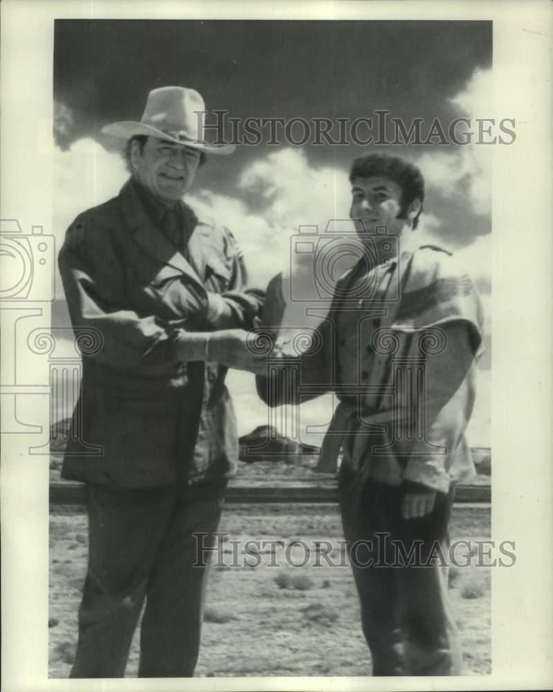 1990 Press Photo Joseph Musso with Actor John Wayne - hca74255- Historic Images