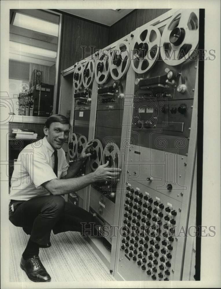 1966 Press Photo Dick Bonnell at KBNO-FM Poses with Tape Reels - Historic Images