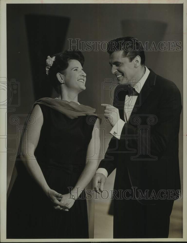 1963 Ann B. Davis &amp; Keefe Brasselle on Garry Moore&#39;s summer show-Historic Images