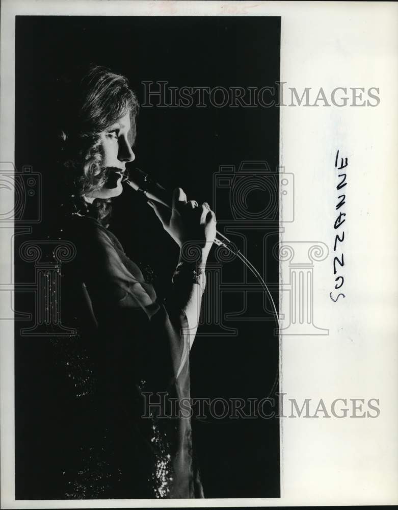 1975 Press Photo Suzanne Cammack, Houston singer - Historic Images