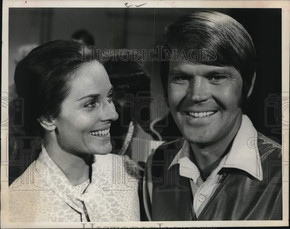 1971 Press Photo Lee Meriwether, Glen Campbell - the New Andy Griffith Show - Historic Images