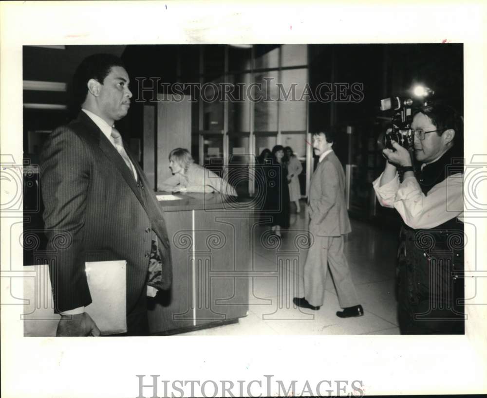 1986 Charged with Fraud, Randy Bostic Walks from the Courtroom Lobby - Historic Images