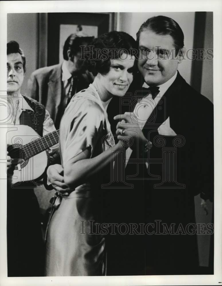 1975 Press Photo Susan Clark as "Babe" Didrickson co-stars with Alex Karras - Historic Images