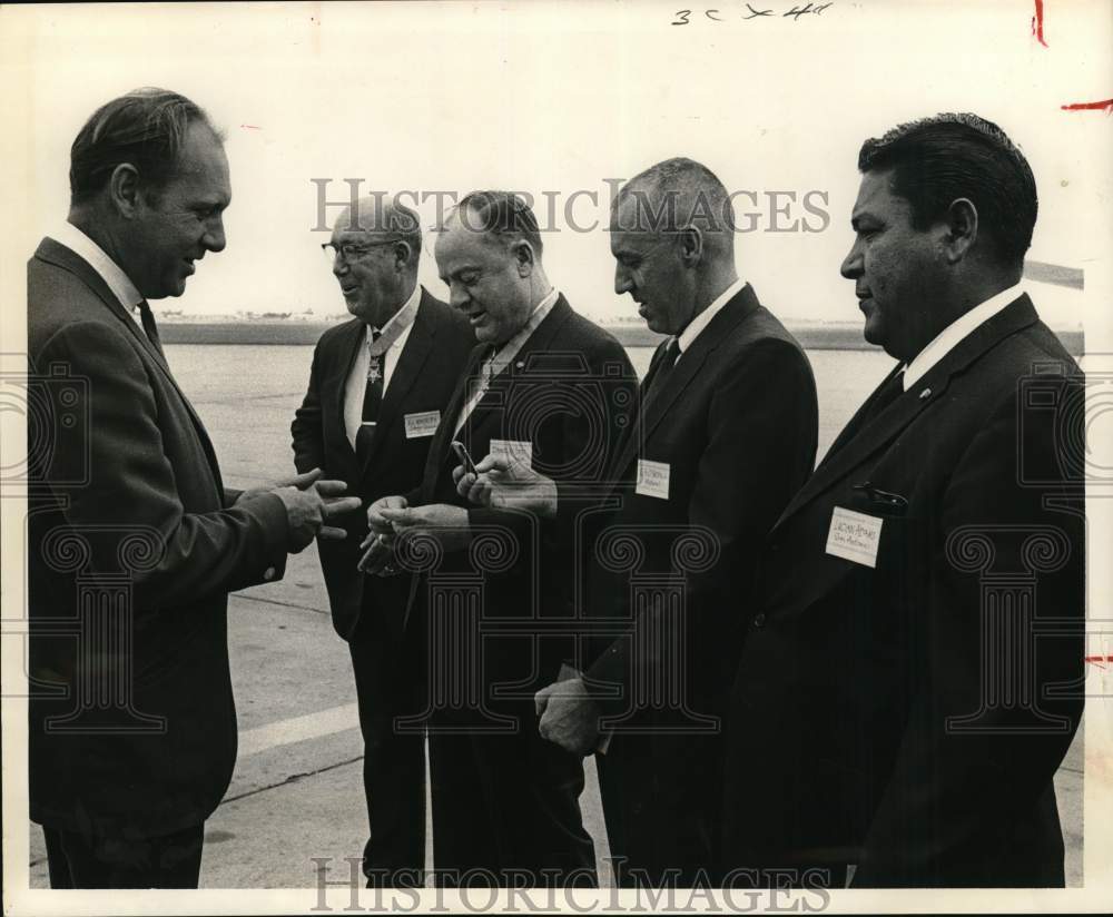 1968 Medal of Honor winners receive key to city from Mark Hepler-Historic Images