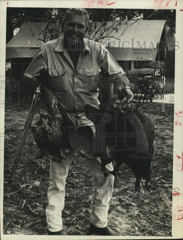 1966 Press Photo Brister gets game birds during hunting trip - Houston Chronicle- Historic Images