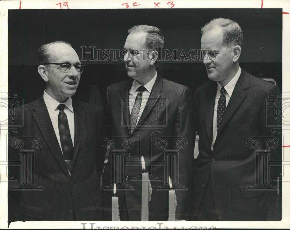 1966 Press Photo Protestant Charities Vice President  Dr. R. G. Commander - Historic Images