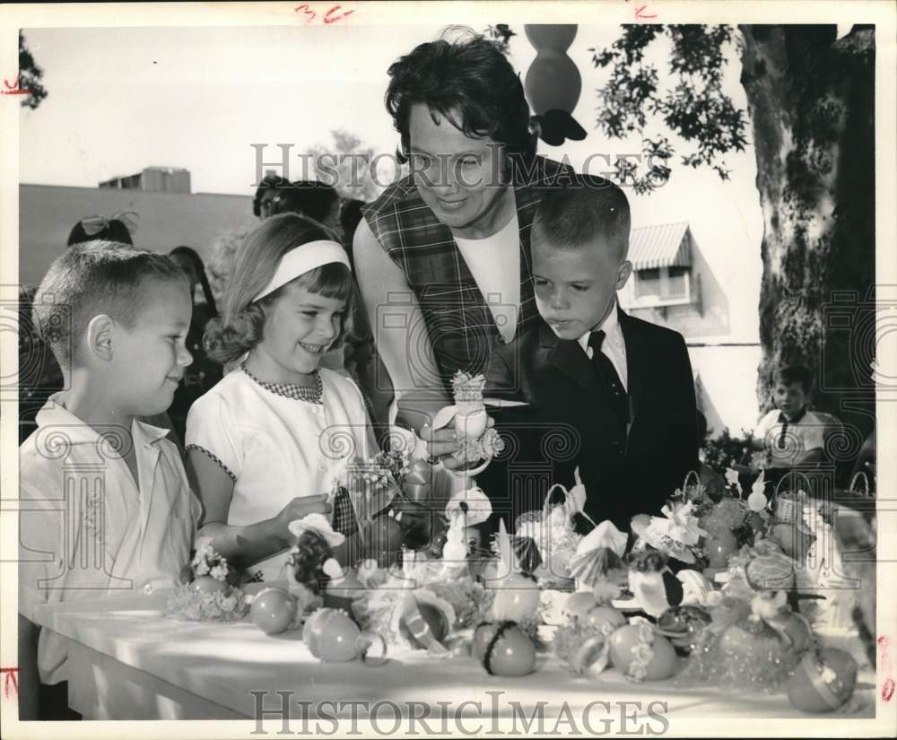 1963 Press Photo Participants of Easter egg hunt, members of Texas Legislature - Historic Images