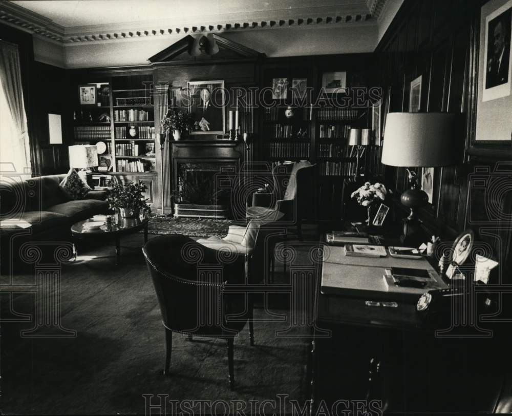 1966 Press Photo Edward A. Clark study's interior design - Historic Images