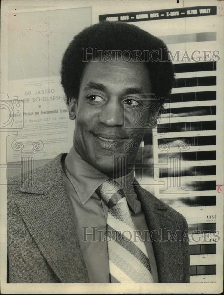 1971 Press Photo Bill Cosby attending University of Massachusetts for masters - Historic Images